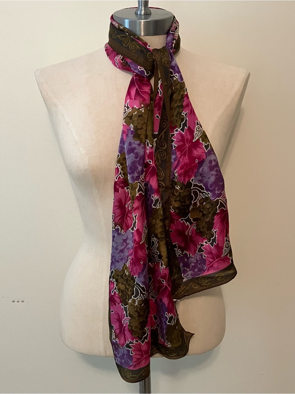 VTG The Vera Studio Green Silk Scarf Grapes Leaves Rectangle 10.5x51in NWT